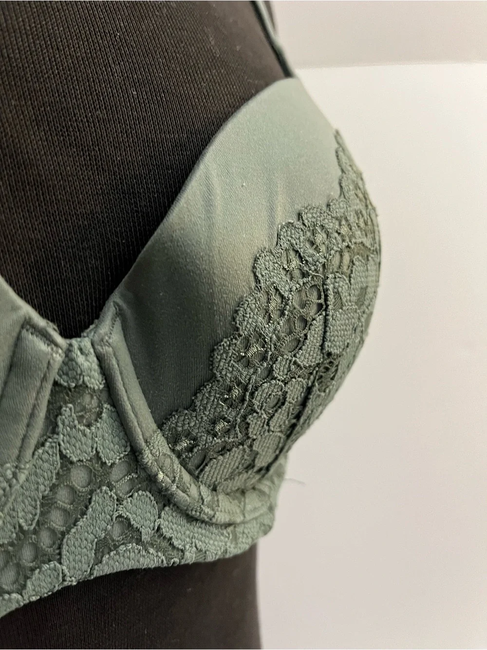 Lace-Accent Women's Bra in Sage Green Victoria’s Secret 32DD